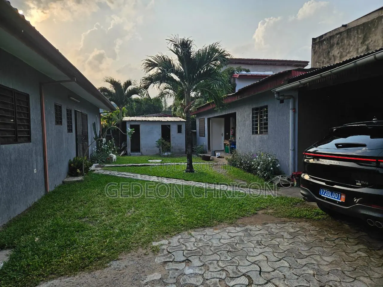 7chbre Villa dans Cocody à Louer