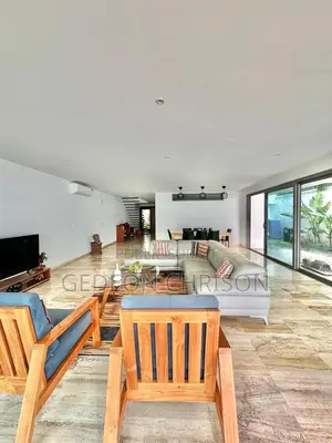 6chbre Villa dans Cocody à Louer