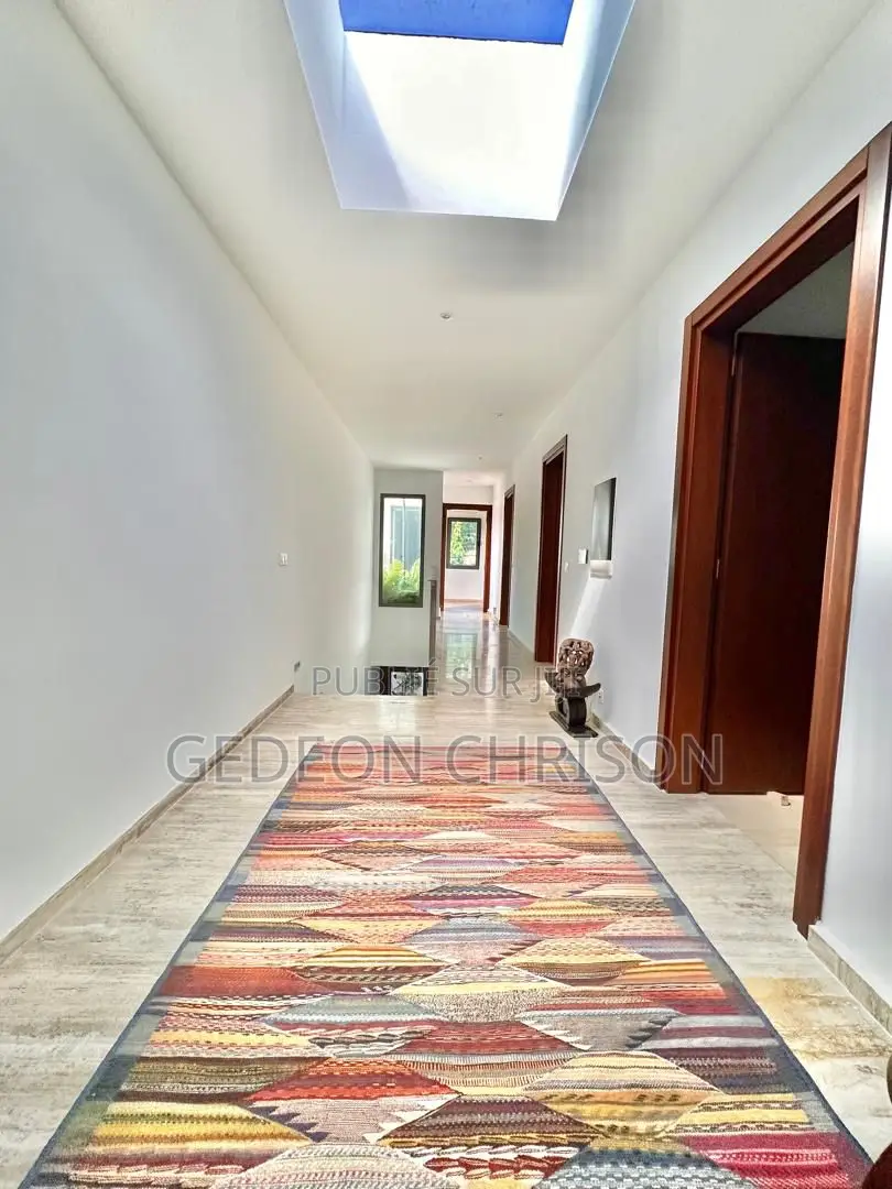 6chbre Villa dans Cocody à Louer