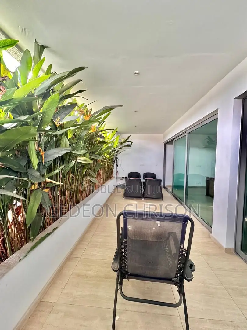 6chbre Villa dans Cocody à Louer