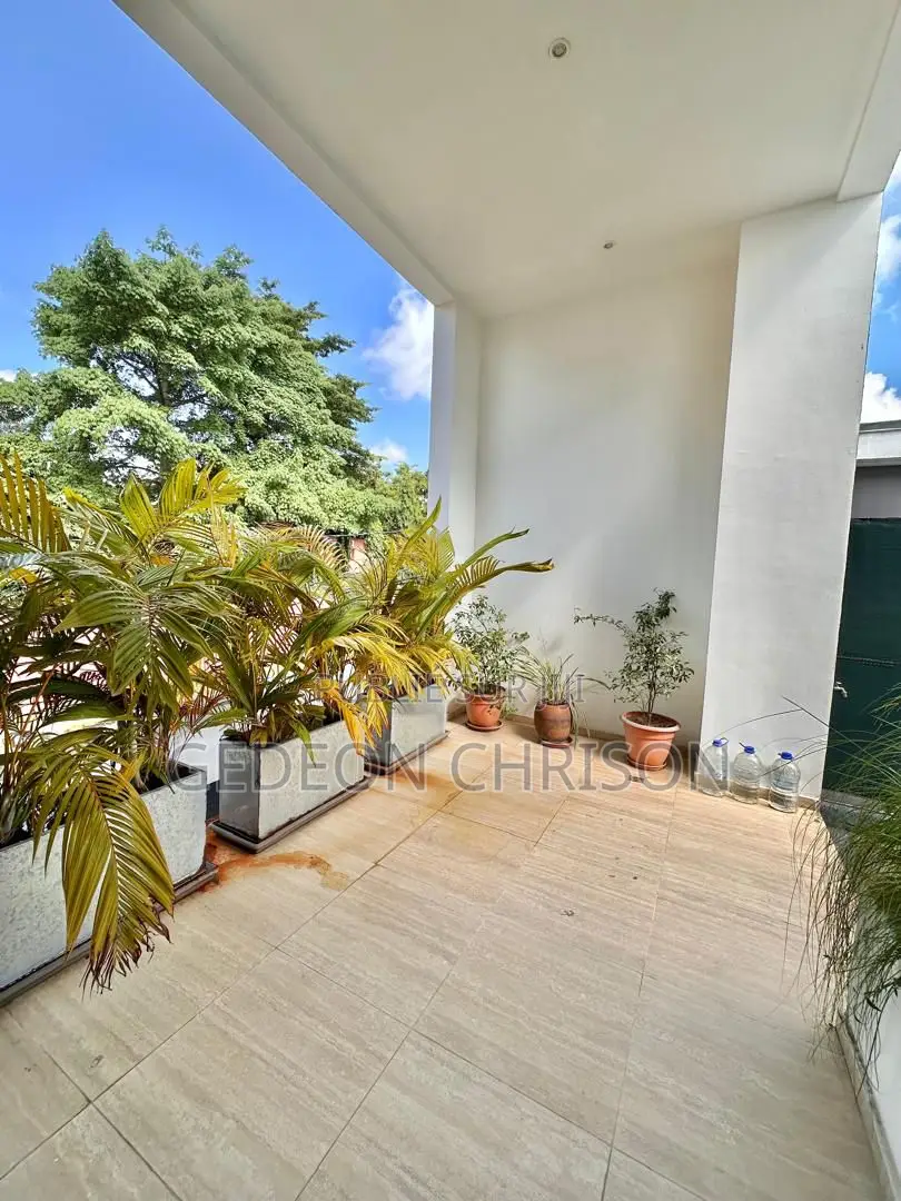 6chbre Villa dans Cocody à Louer