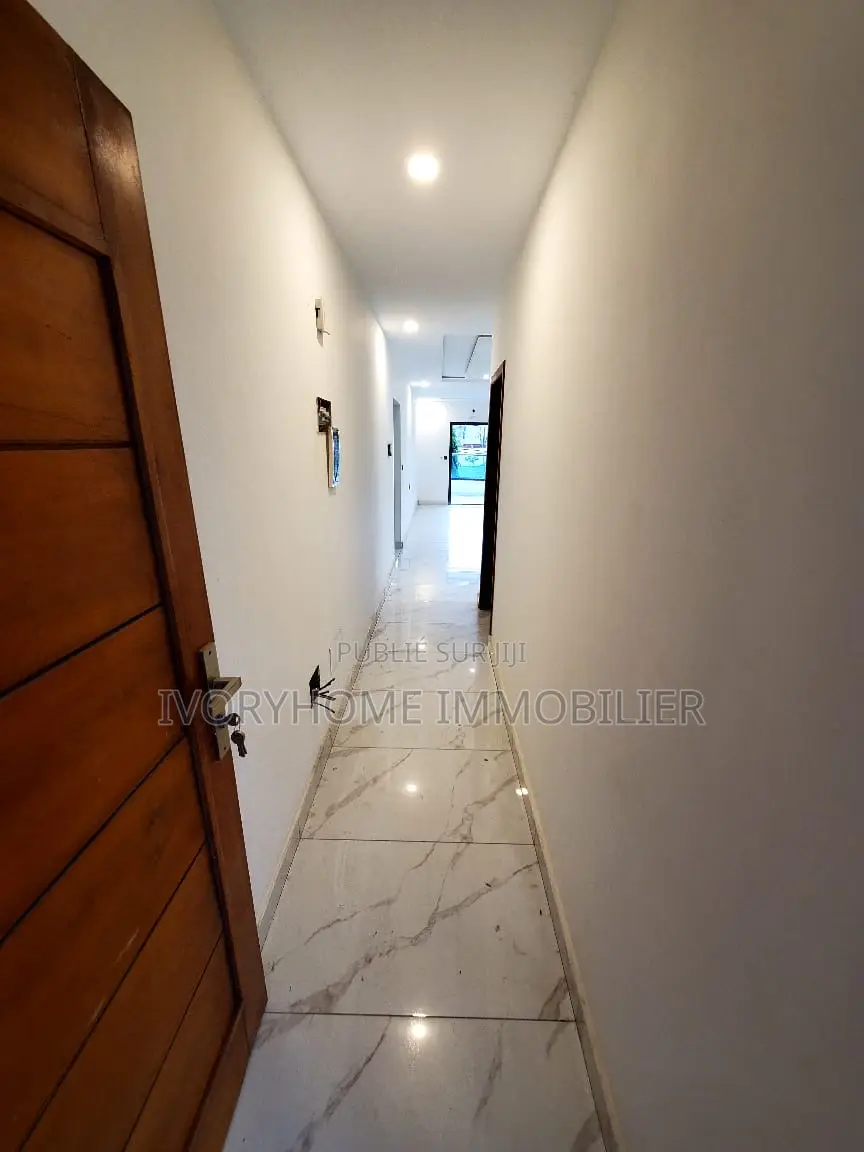 2chbre Appartement dans Cocody à Louer