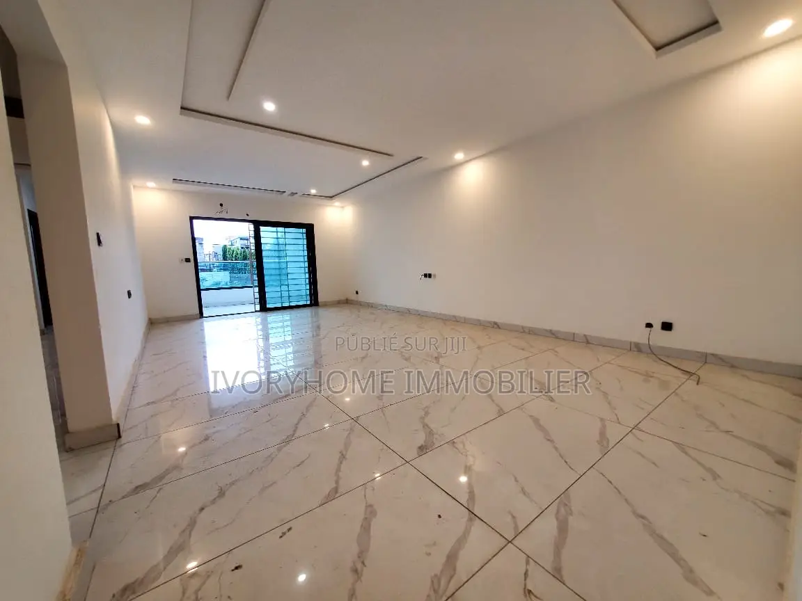 2chbre Appartement dans Cocody à Louer