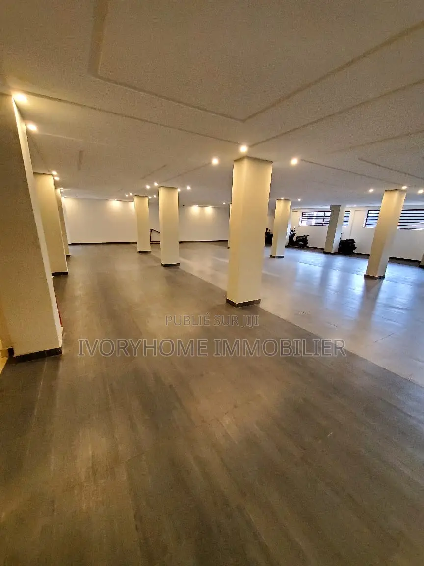 2chbre Appartement dans Cocody à Louer