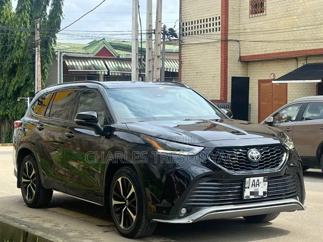 Toyota Highlander XLE 2021 Noir