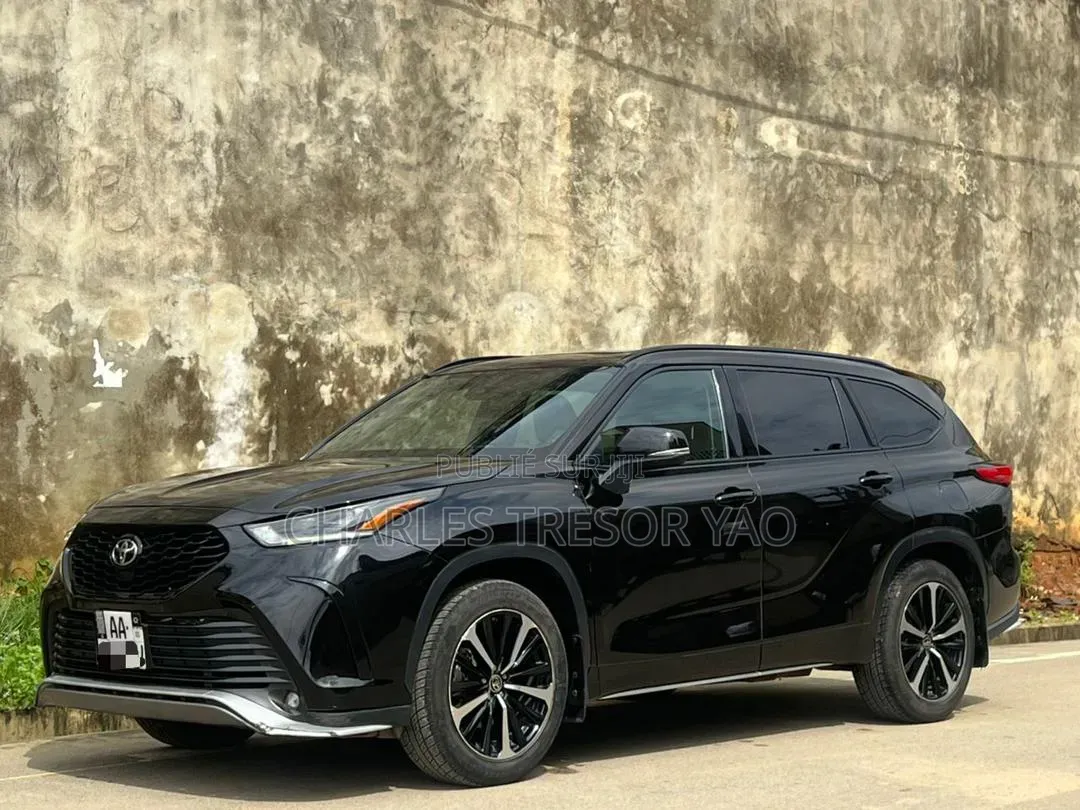 Toyota Highlander XLE 2021 Noir