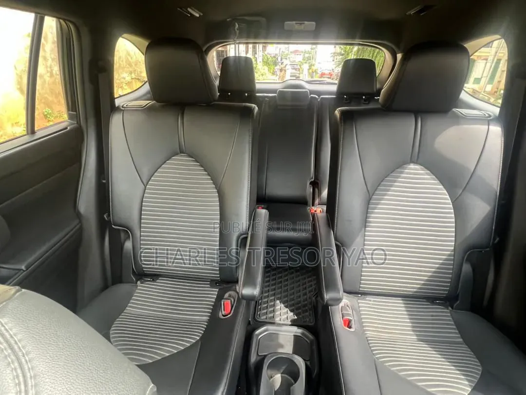 Toyota Highlander XLE 2021 Noir
