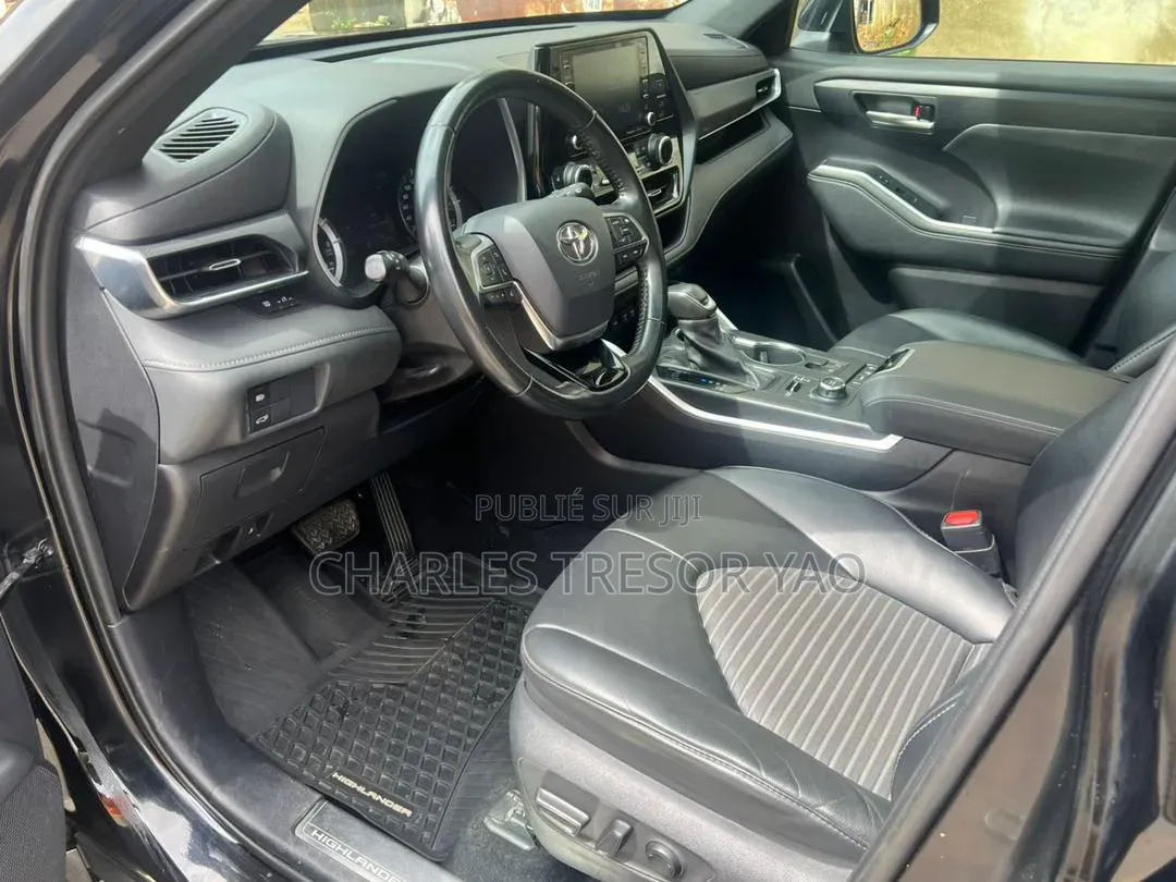 Toyota Highlander XLE 2021 Noir