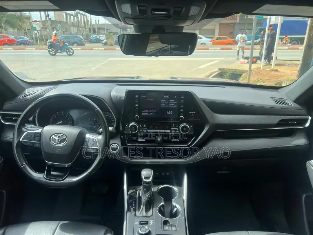 Toyota Highlander XLE 2021 Noir