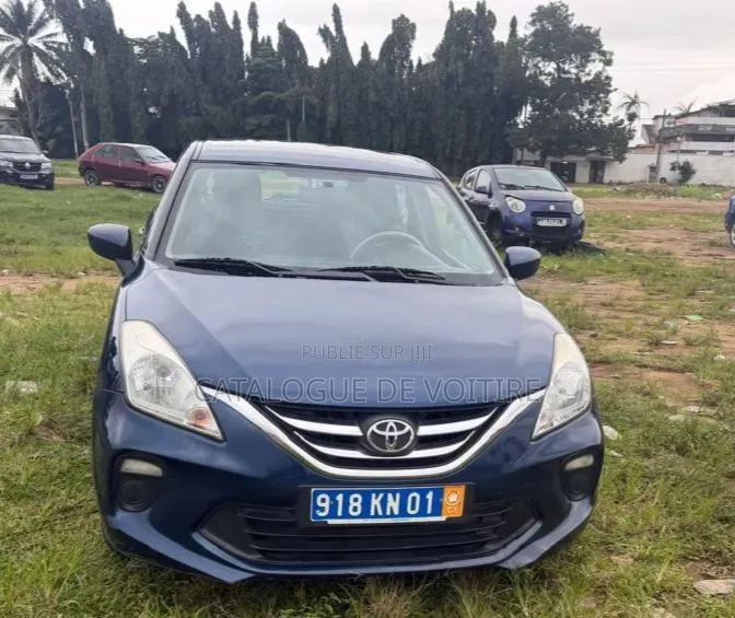 Toyota Starlet 2021 Bleu