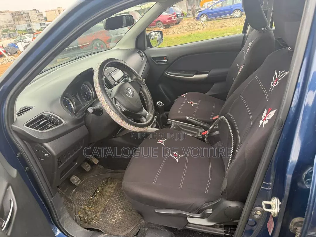 Toyota Starlet 2021 Bleu