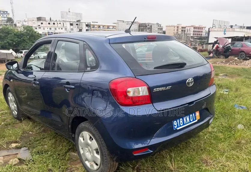 Toyota Starlet 2021 Bleu