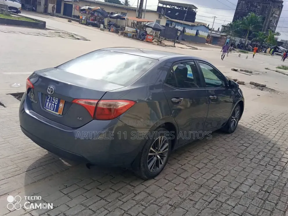 Toyota Corolla 2017 Gris