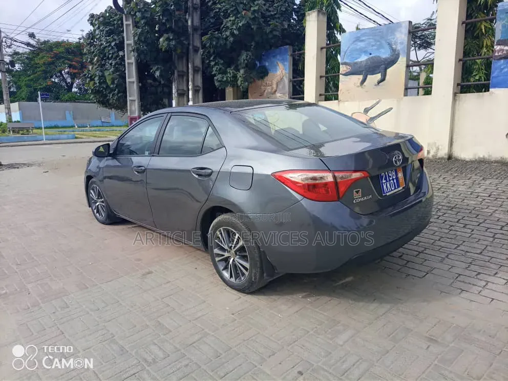 Toyota Corolla 2017 Gris