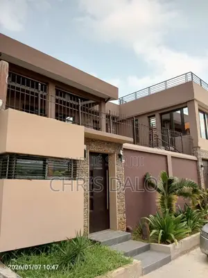 5chbre Duplex dans Entrepreneur Djôlo, Cocody à Louer