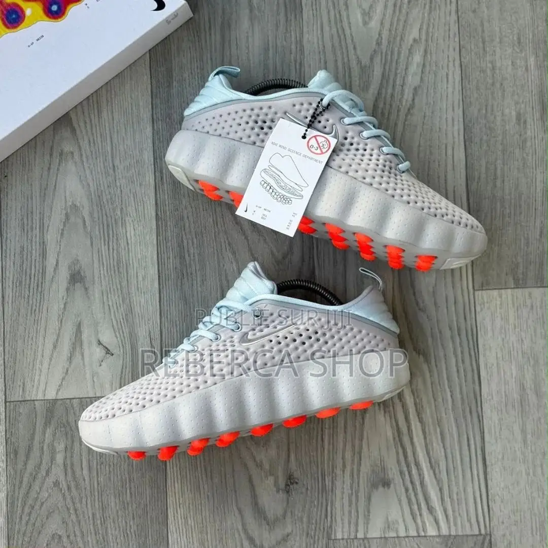 Paires De Chaussures Nike