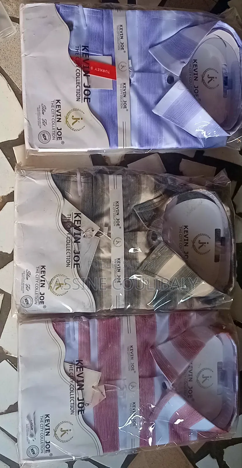 Chemise Pour Homme . Une Chemise Vaut 13.000f