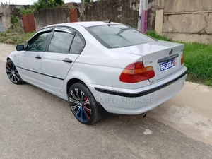 BMW 3 Series 2002 Gris