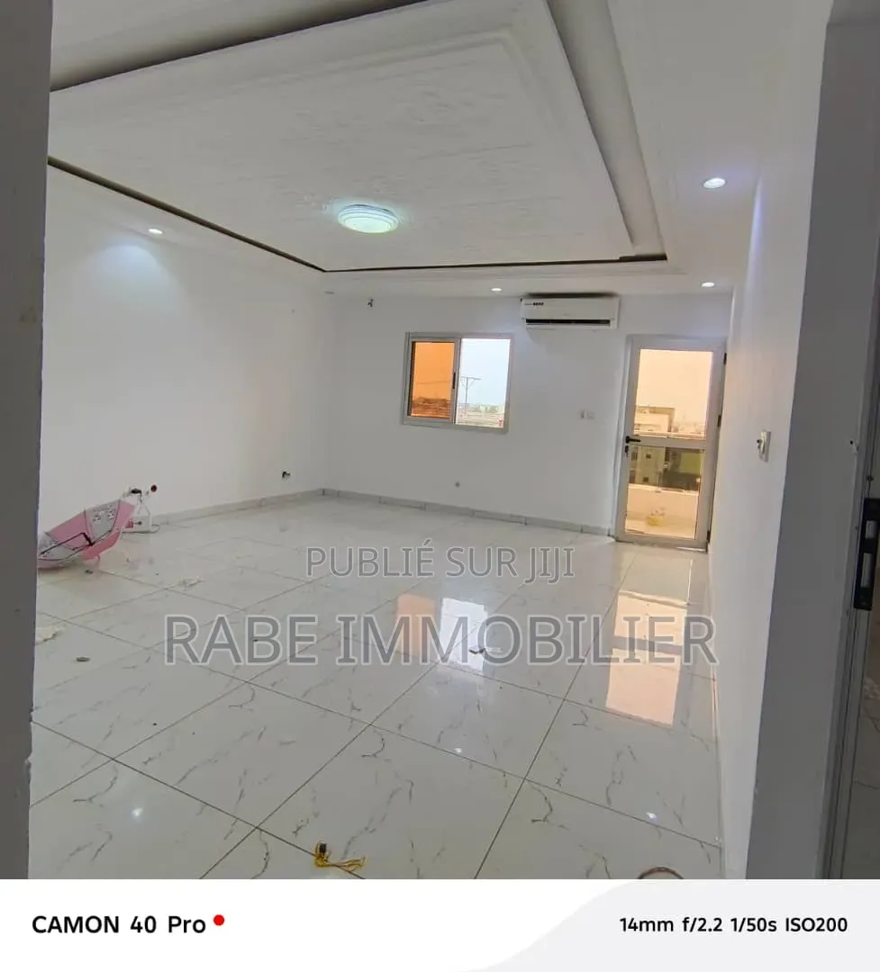 1chbre Appartement dans Cocody à Louer