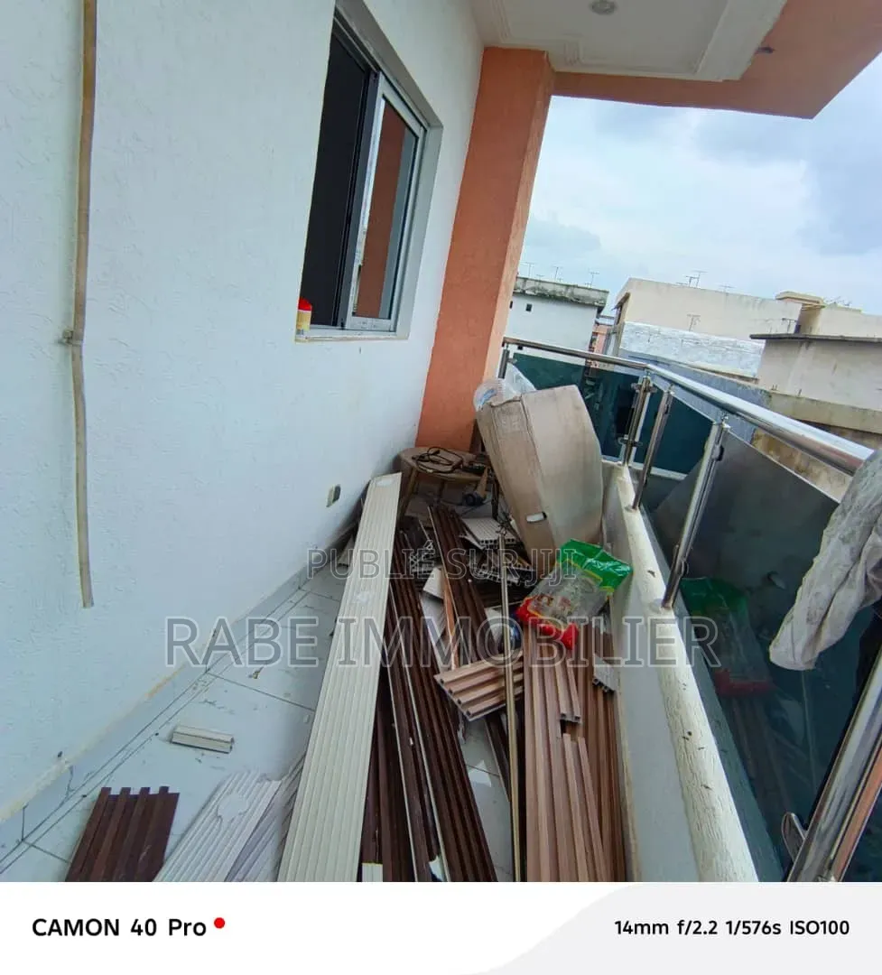 1chbre Appartement dans Cocody à Louer