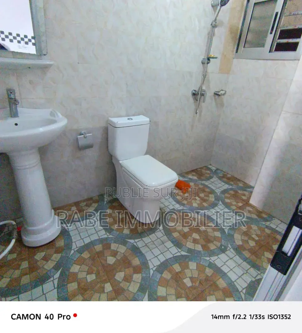1chbre Appartement dans Cocody à Louer