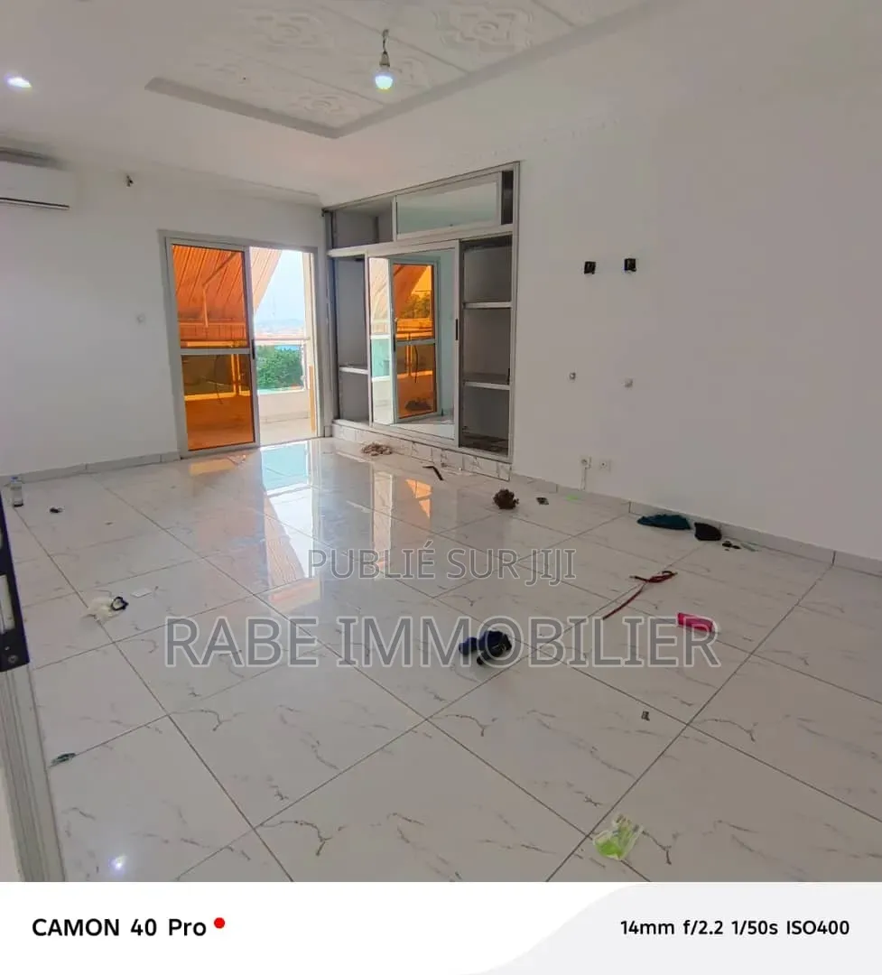 1chbre Appartement dans Cocody à Louer