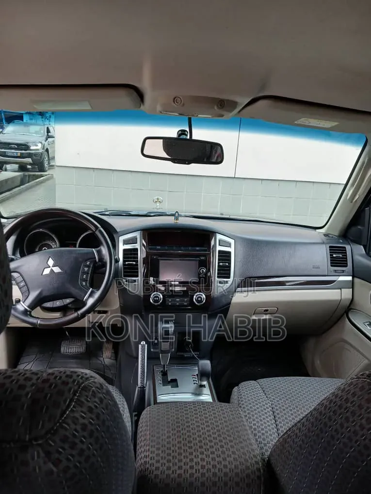 Mitsubishi Pajero 2025 Noir Mat