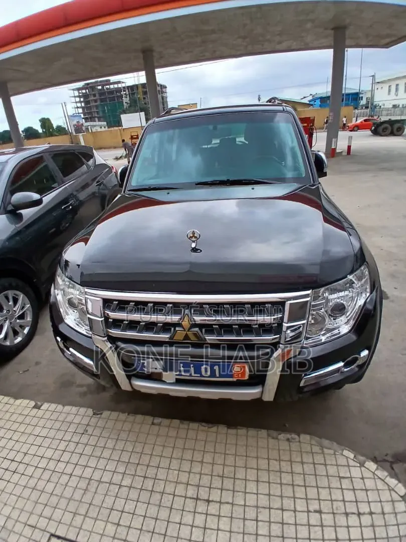 Mitsubishi Pajero 2025 Noir Mat