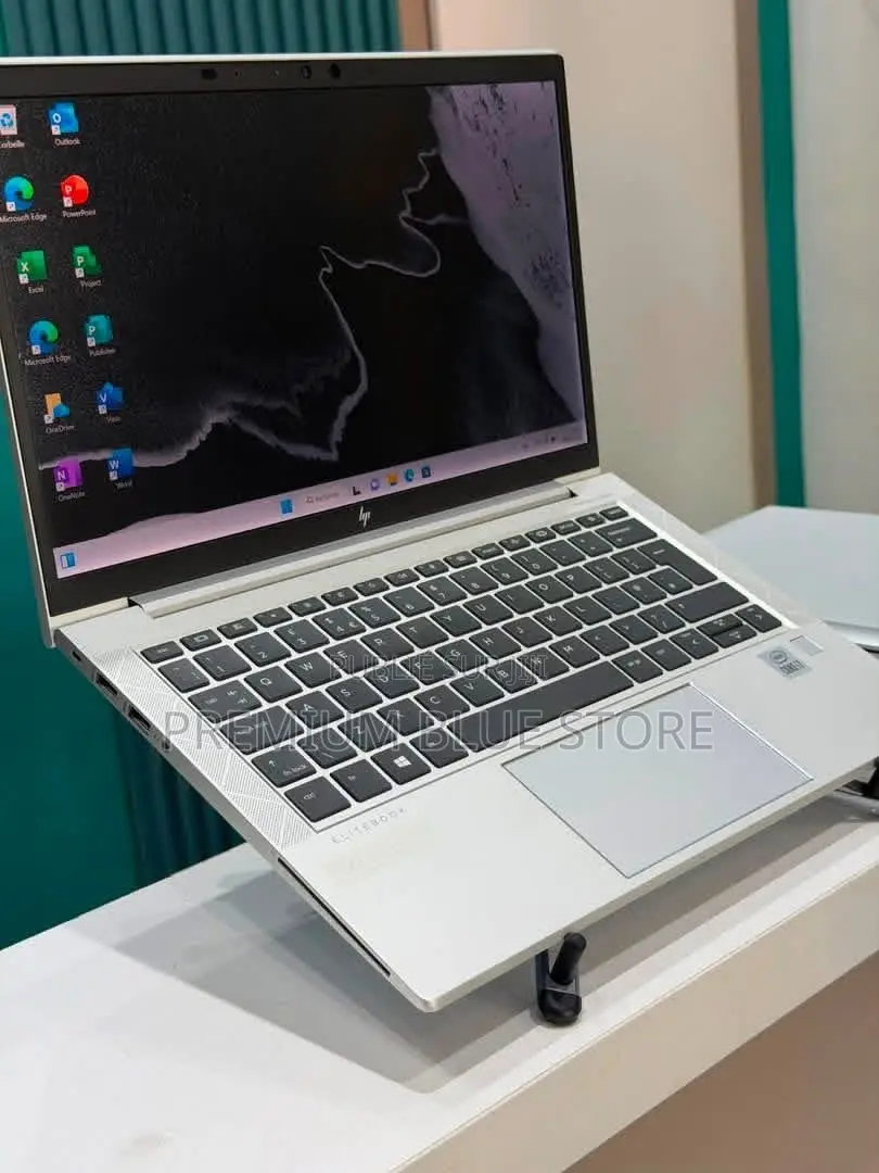 Nouveau HP EliteBook 830 G7 16GB Intel Core i5 SSD 512GB
