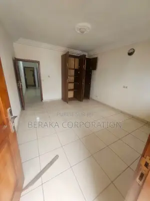 2chbre Appartement dans Beraka Corporation, Cocody à Louer