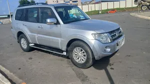 Mitsubishi Pajero 2014 Gris