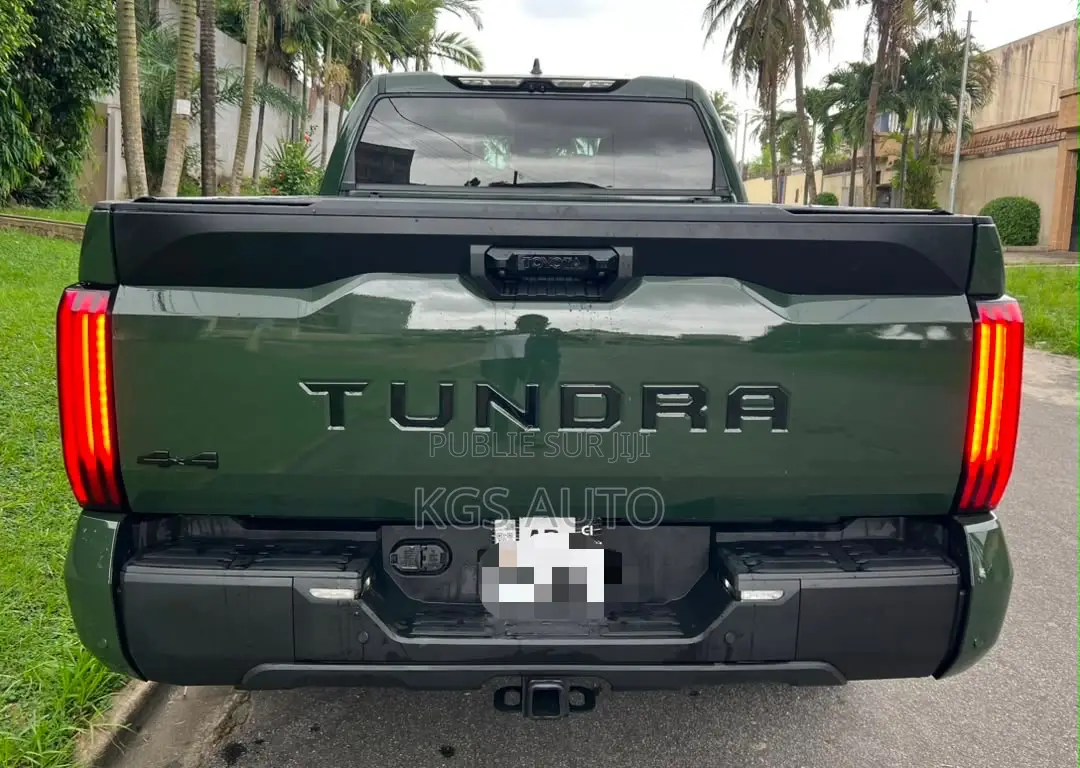 Toyota Tundra SR5 CrewMax 6.5' Bed 2023 Vert