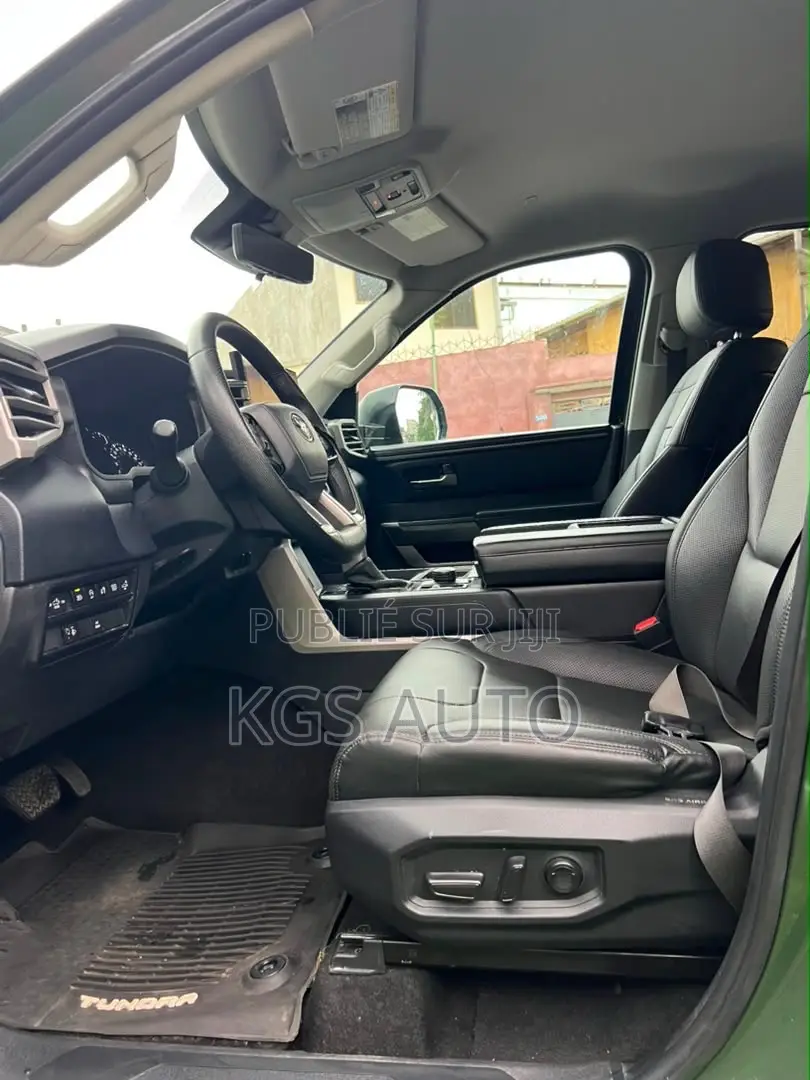 Toyota Tundra SR5 CrewMax 6.5' Bed 2023 Vert
