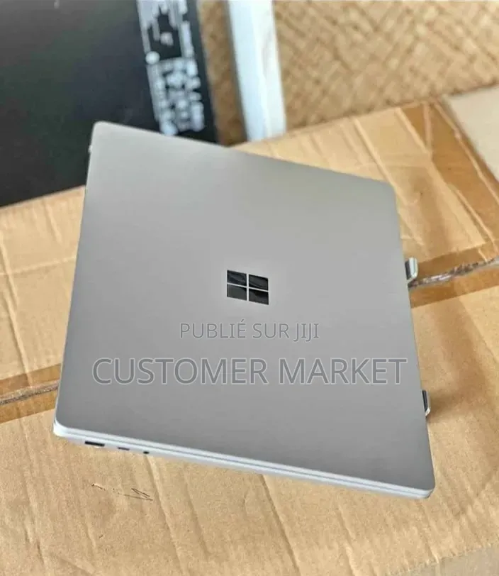 Nouveau Microsoft Surface Laptop 256GB Intel Core i7 SSD 256GB