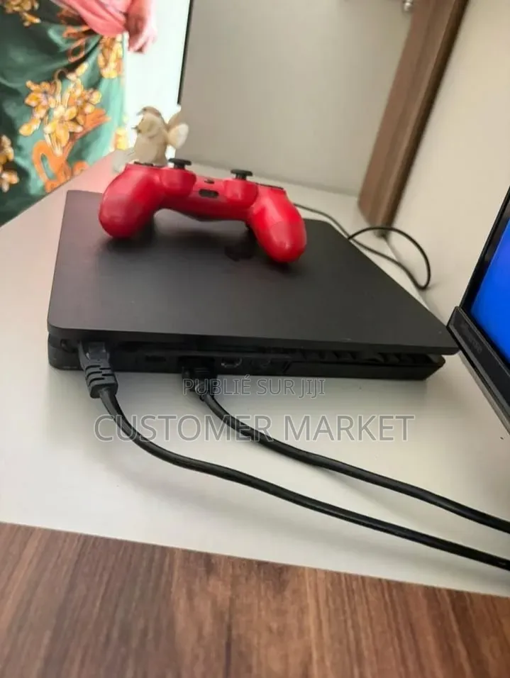 Ps4 Slim en Toute Originalité