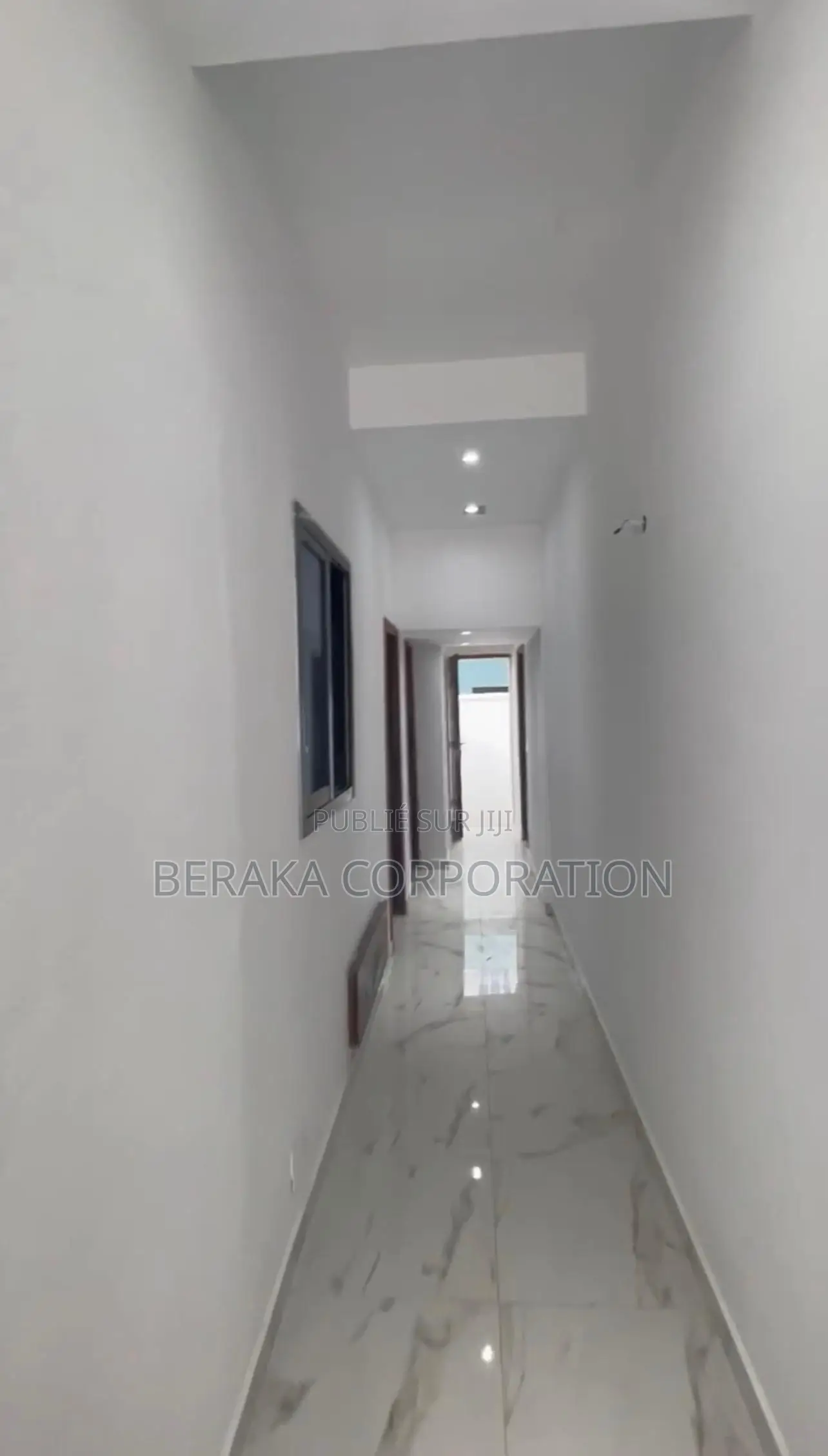 11chbre Duplex dans Beraka Corporation, Cocody à Louer