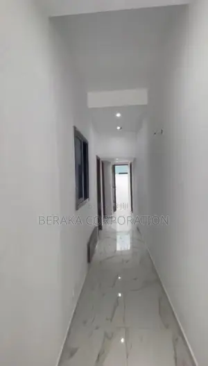 11chbre Duplex dans Beraka Corporation, Cocody à Louer