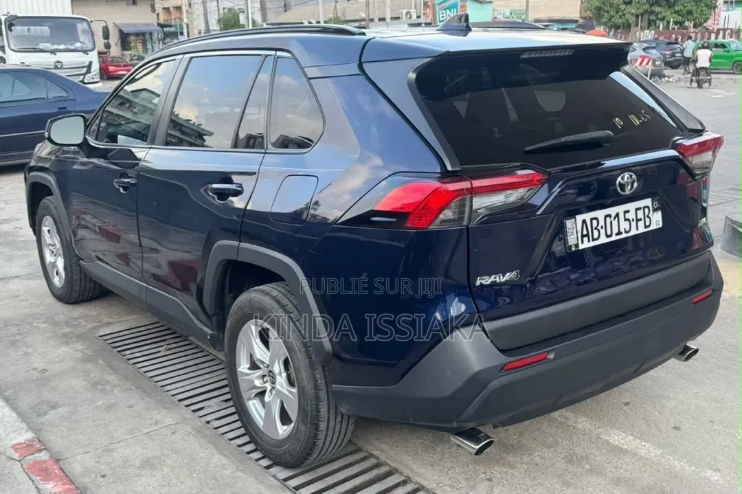 Toyota RAV4 2022 Bleu