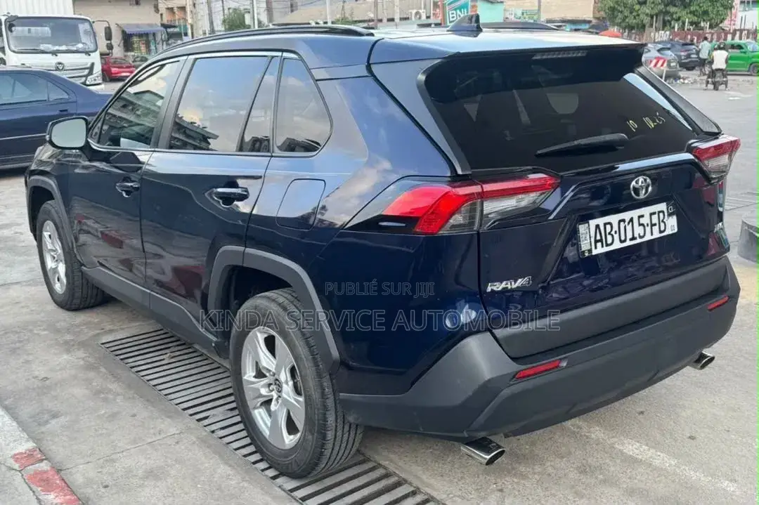 Toyota RAV4 2022 Bleu