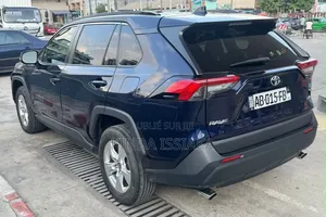 Toyota RAV4 2022 Bleu