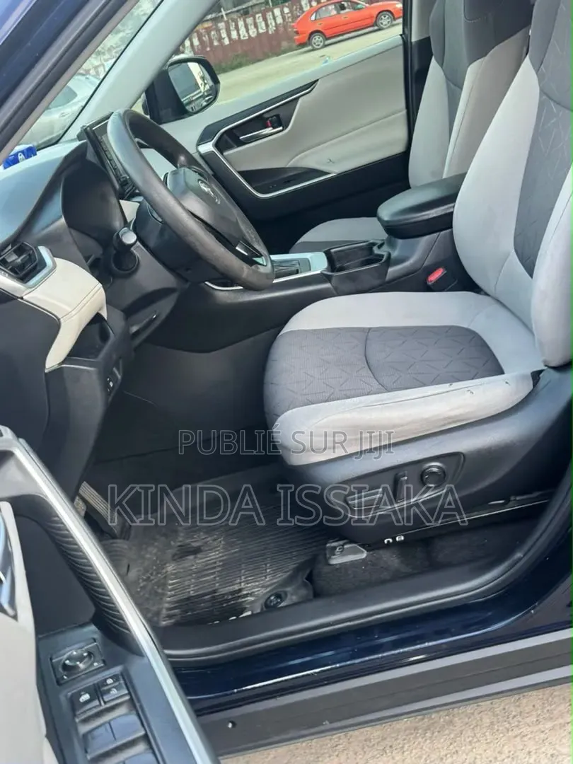 Toyota RAV4 2022 Bleu