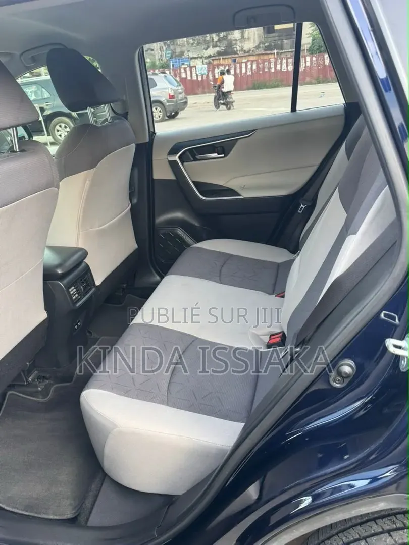 Toyota RAV4 2022 Bleu
