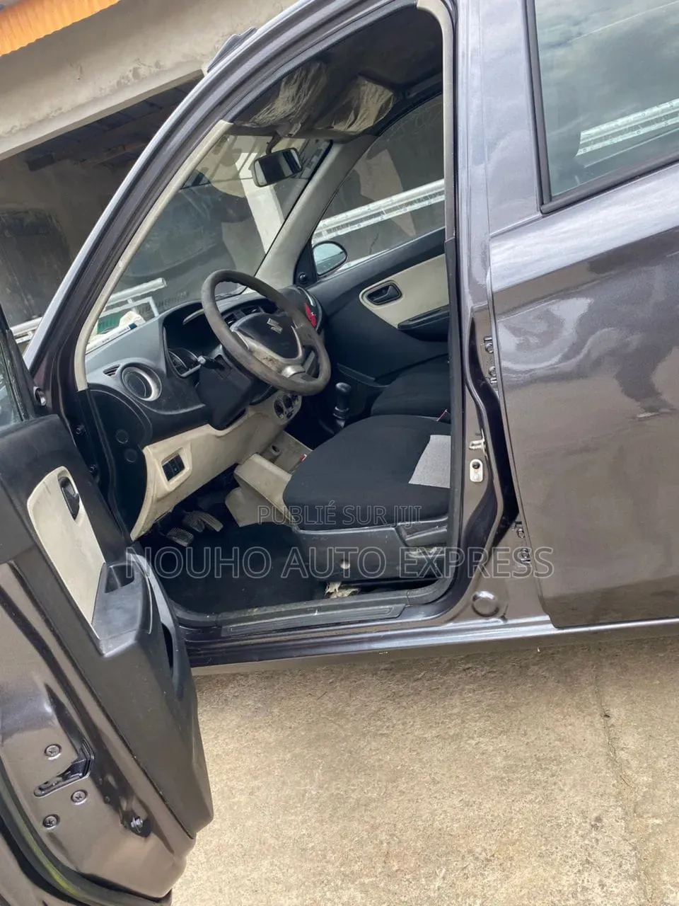 Suzuki Alto 2024 Gris