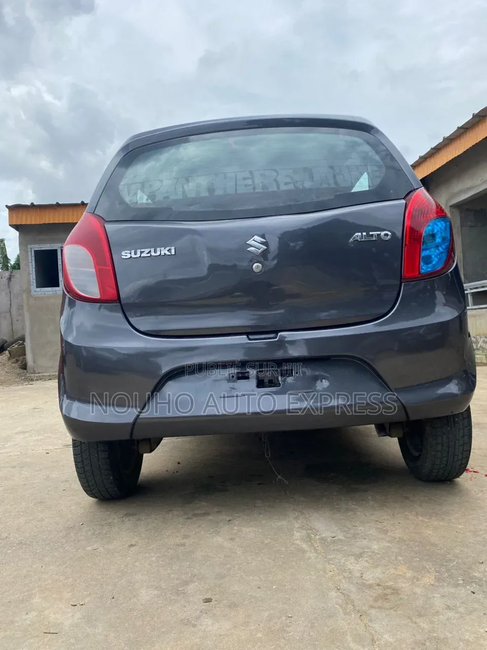 Suzuki Alto 2024 Gris