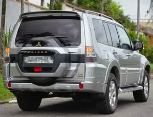 Mitsubishi Pajero 2022 Gris