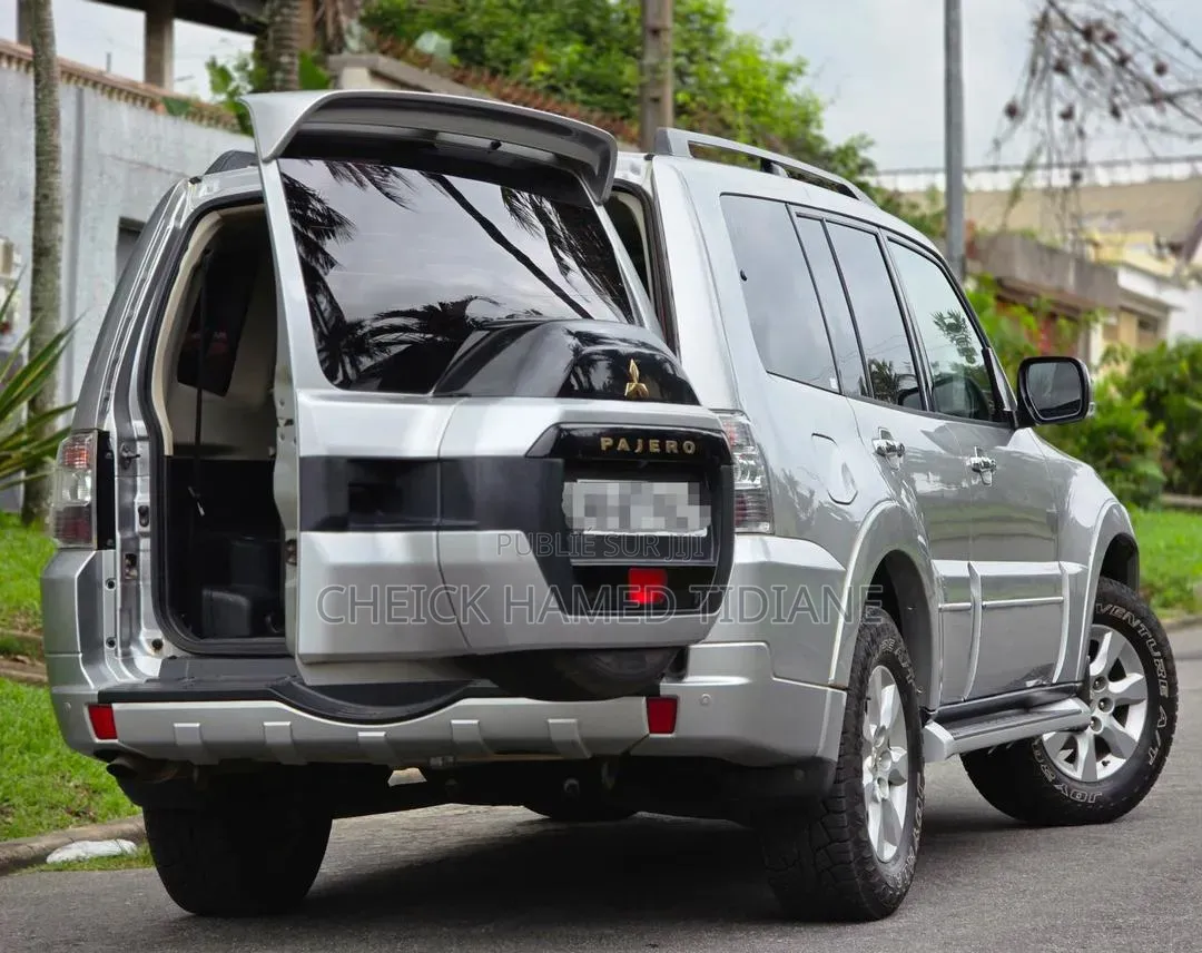 Mitsubishi Pajero 2022 Gris