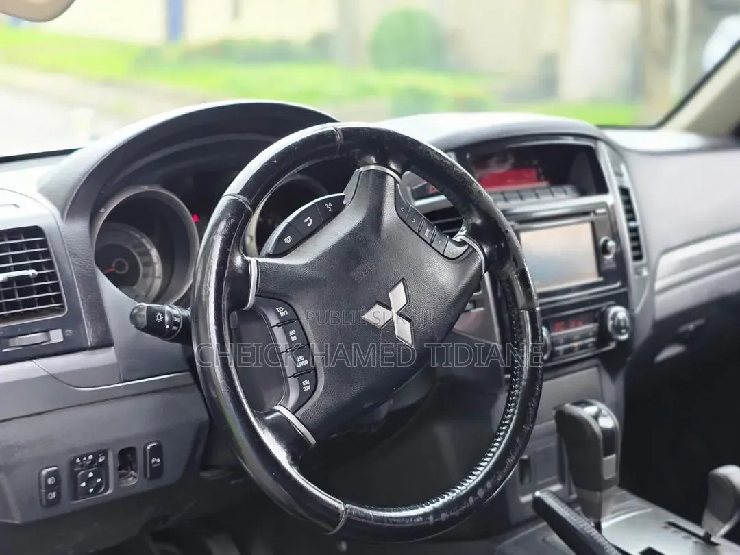 Mitsubishi Pajero 2022 Gris