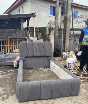 Lit Confortable De Très Bonne Qualité