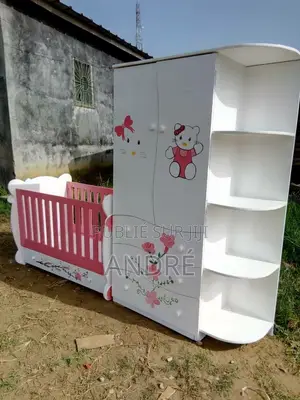 Lit Et Commode De Bébé