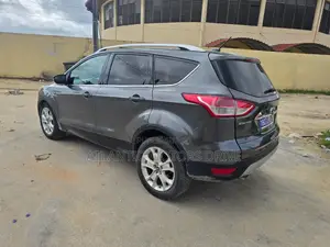 Ford Escape 2015 Gris
